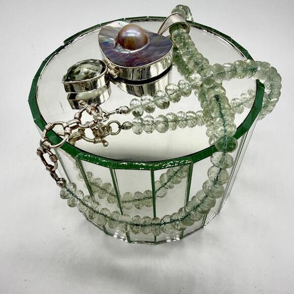 Vintage Green Amethyst & Mabé Pearl Pendant Necklace. Sterling Silver Setting. - Picture 7 of 8